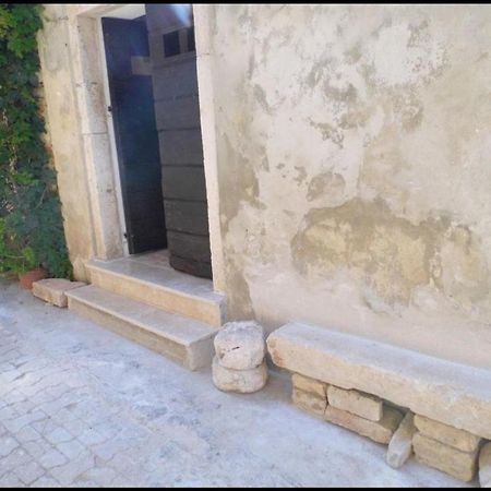 Apartment Martin - 10 Mt To The Beach Rovinj Exterior foto