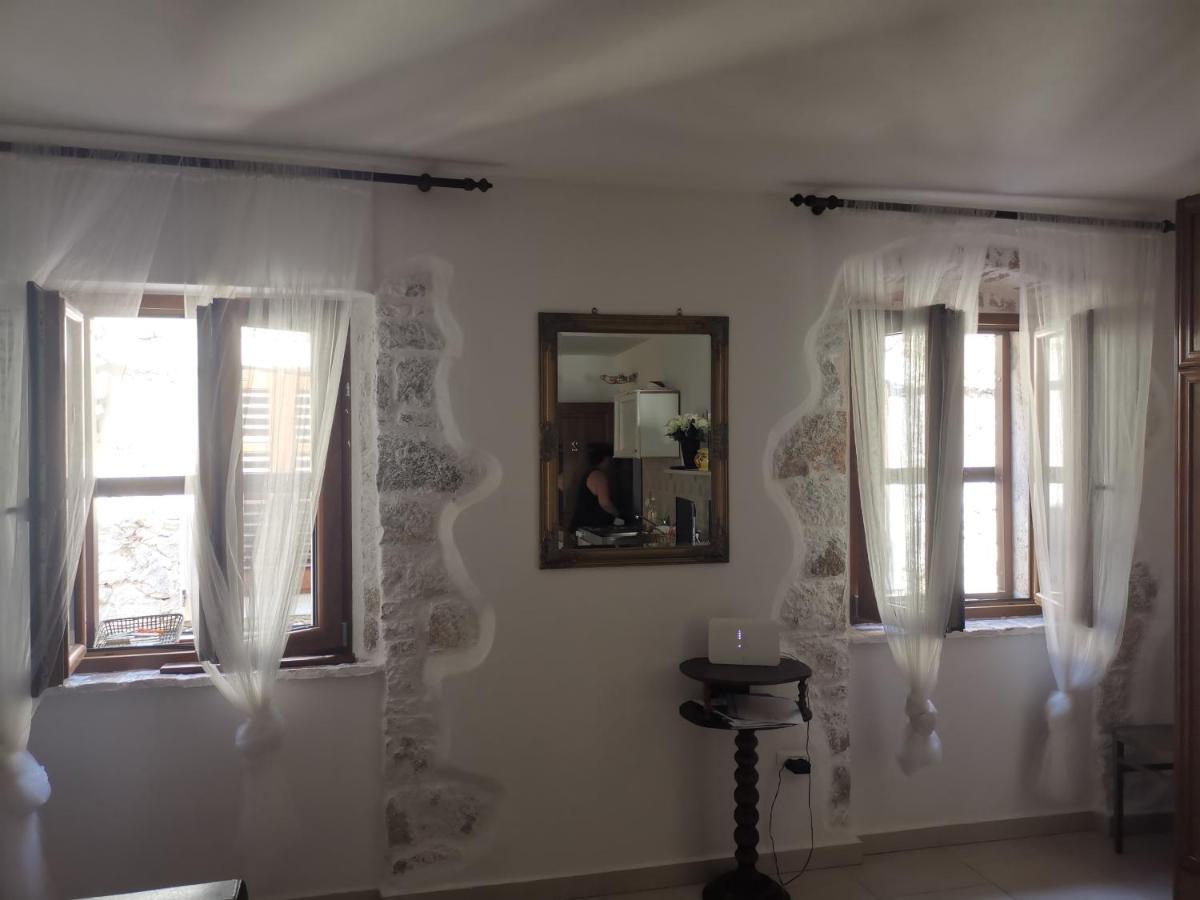 Apartment Martin - 10 Mt To The Beach Rovinj Exterior foto